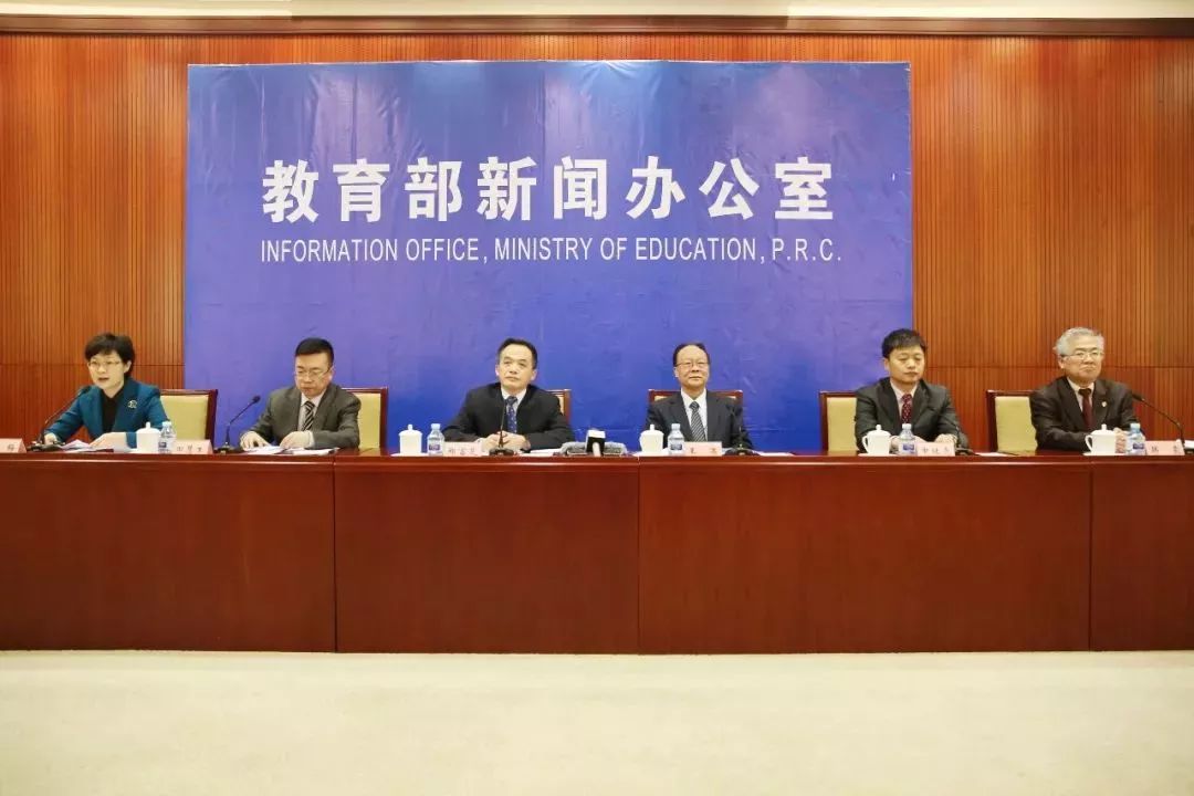 王中王一肖一特一中一,专业解读方案实施_JIR50.688云端共享版