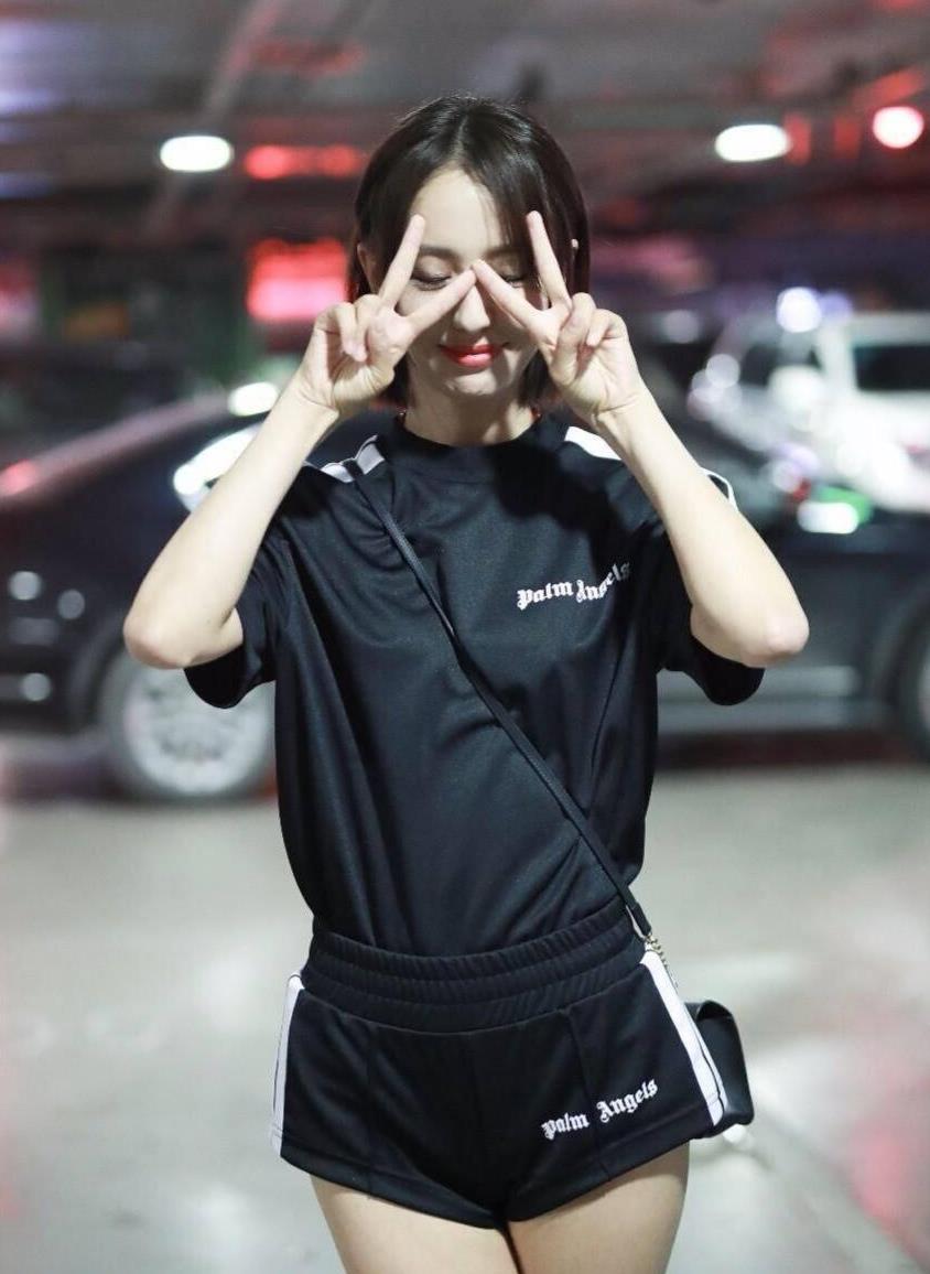 关于丫丫超碰最新的探讨与观点阐述分享