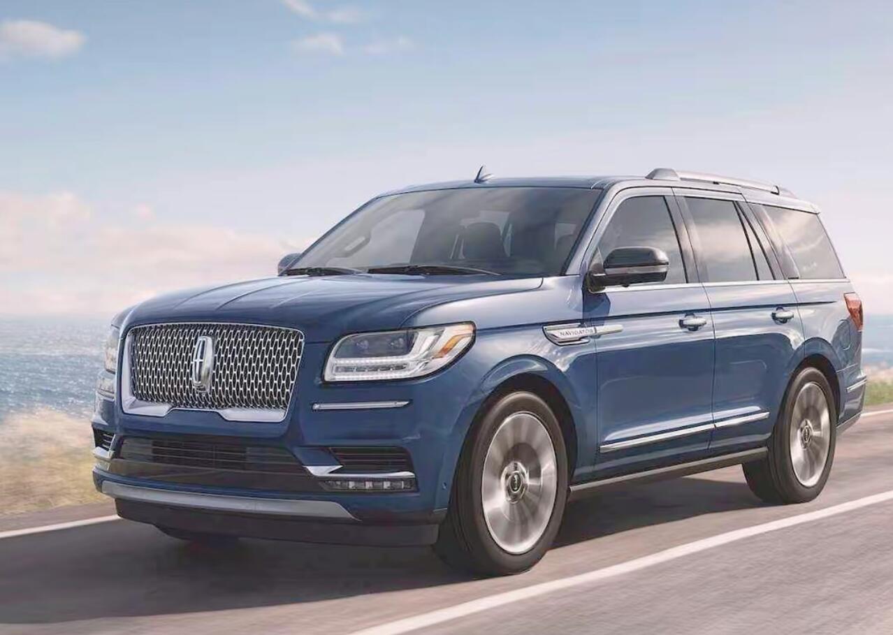 最新林肯汽车,小巷中的隐藏珍宝