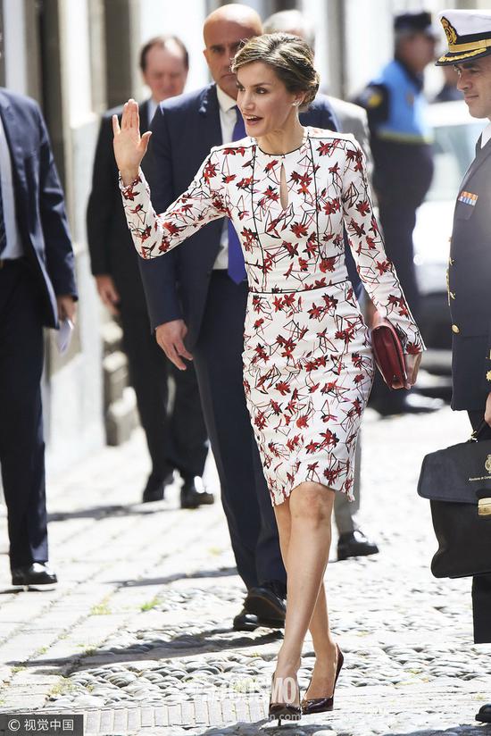 西班牙王妃时尚新装亮相,最新服饰引领潮流