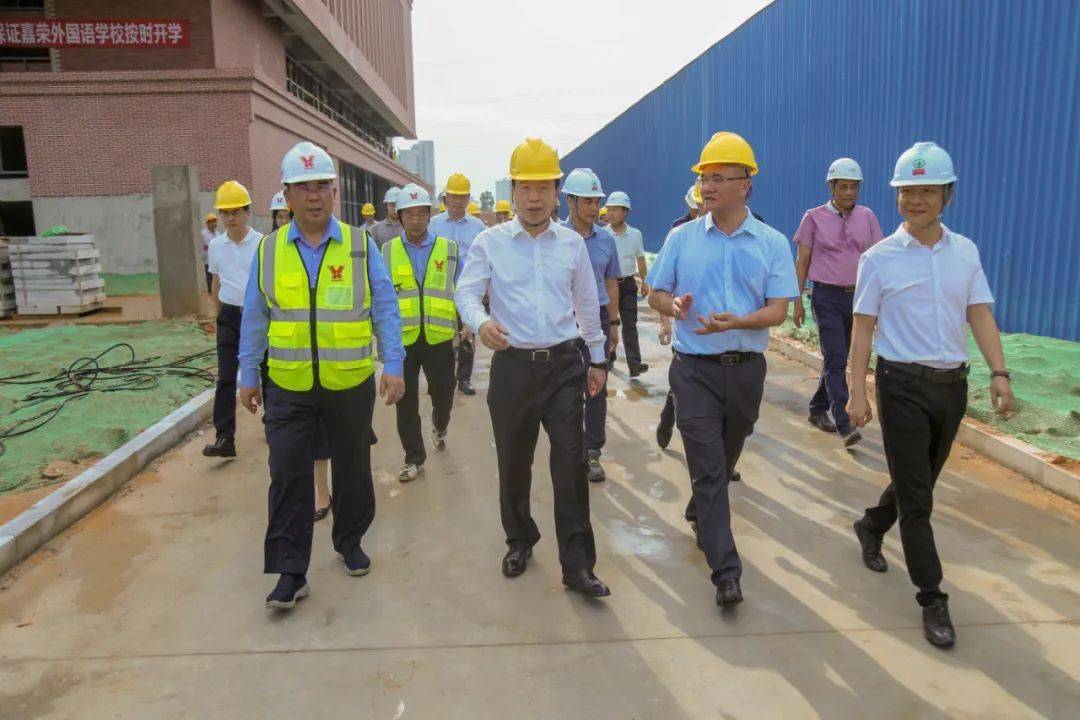 最准一肖100%中一奖,安全设计解析说明法_DNH79.797趣味版