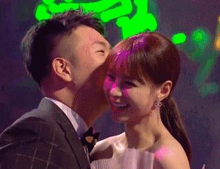 女同性接吻视频背后的励志故事,自我探索与心灵之旅