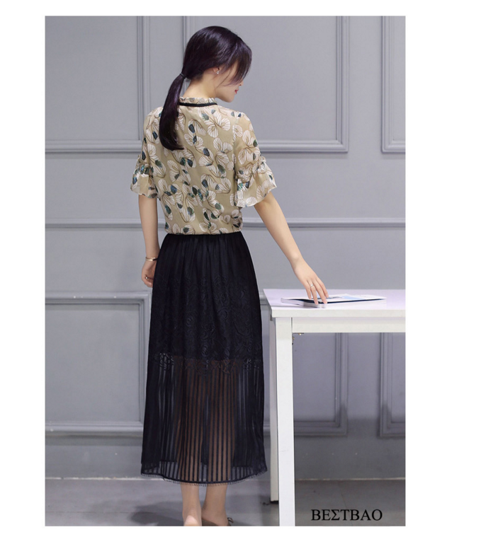 阳光下的最新款套裙情缘