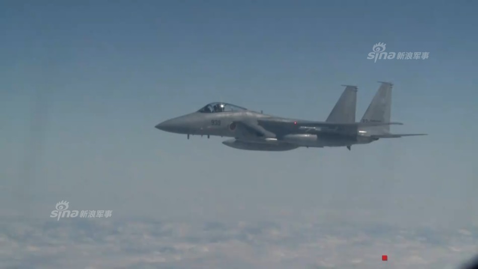 中国军事动态下的心灵与自然探索之旅，寻找内心力量的源泉