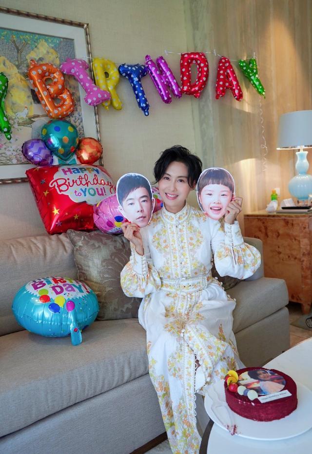 朱茵近照,小巷深处的独特韵味