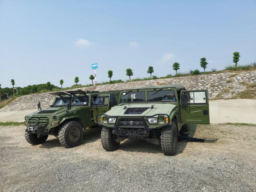 东风新款军车,力量与美学的完美融合,震撼登场!