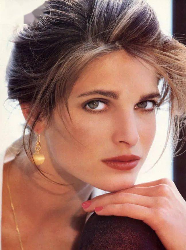 史蒂芬妮新动态,全球闪耀启程!