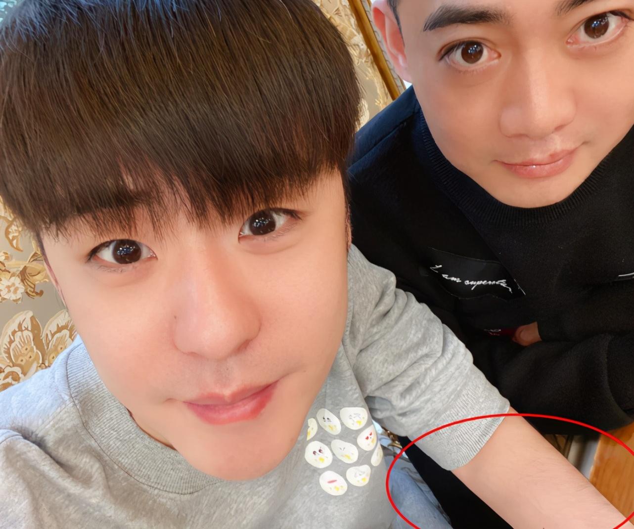 张云雷最新照片,科技魅力与时尚潮流的融合展现