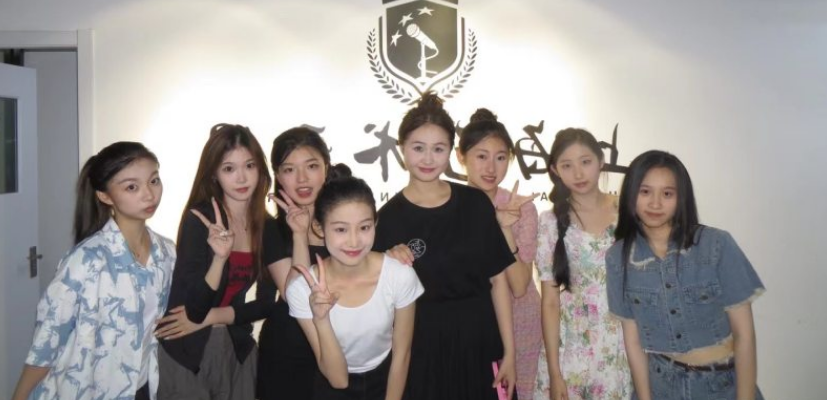 演员艺校,演员艺校的温馨日常