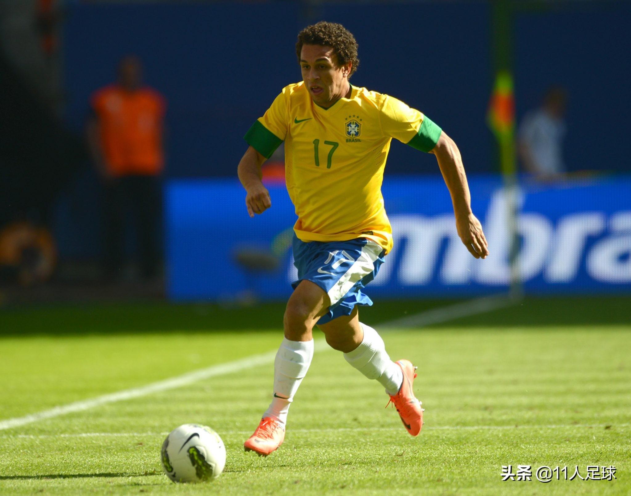 小巷深处的足球乐园,热血游戏足球比赛纪实