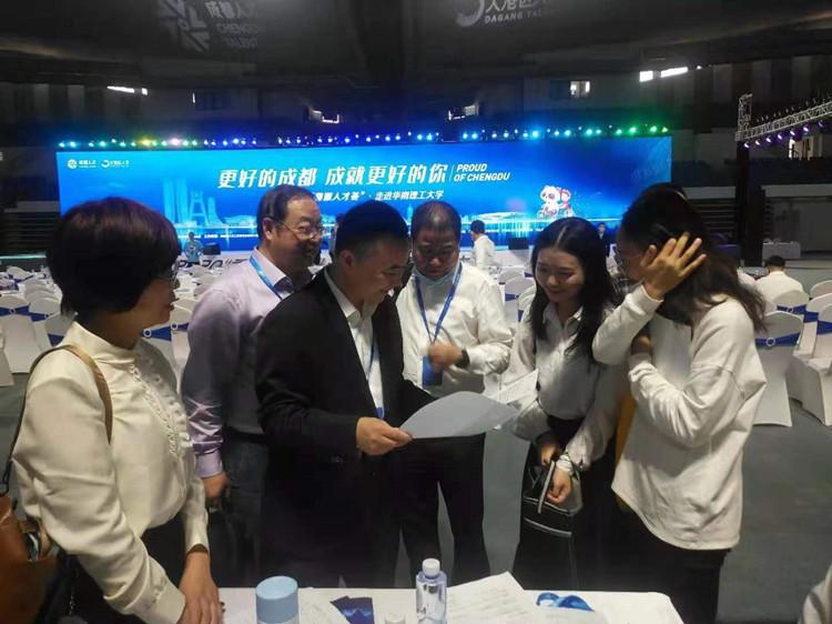 镇江大港最新招聘信息揭秘,小巷特色小店等你来探索!