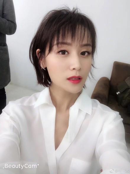 叶一茜新发型亮相,审美变迁与个人立场的探索