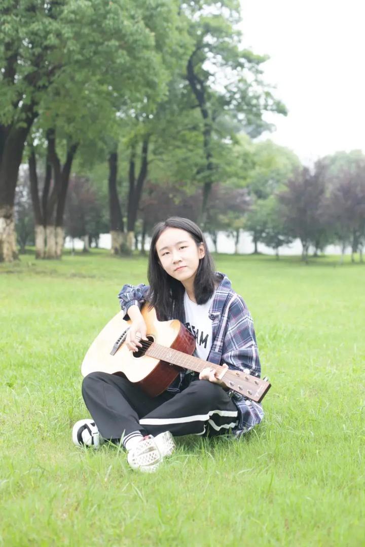 三跳比赛精彩瞬间,跃动青春的作文