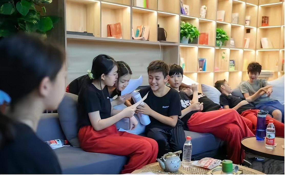 刘烨引领科技潮流,全新高科技产品体验引领风潮