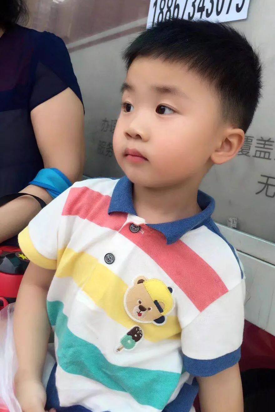 小演员宝宝与自然美景的亲密之旅