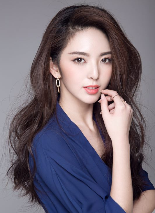 演员陈菲的日常趣事与友情温馨时刻