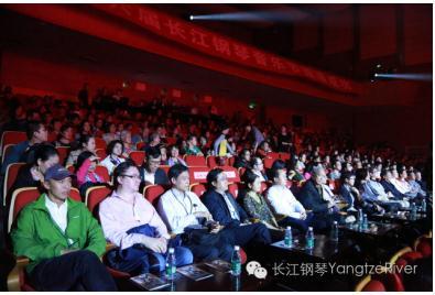 金钟奖钢琴比赛高科技产品亮相,激烈赛事展现音乐与科技的完美融合