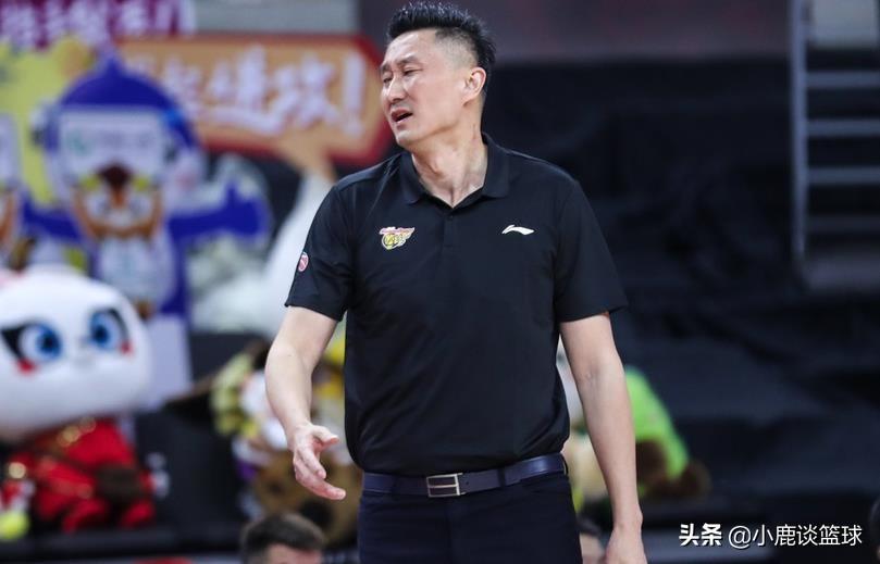 易建联的最新动态,不断进化的脚步照亮自信与成就之路