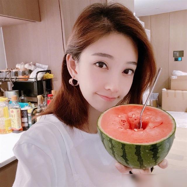 冯提莫最新动态揭秘,追踪偶像资讯的步骤指南