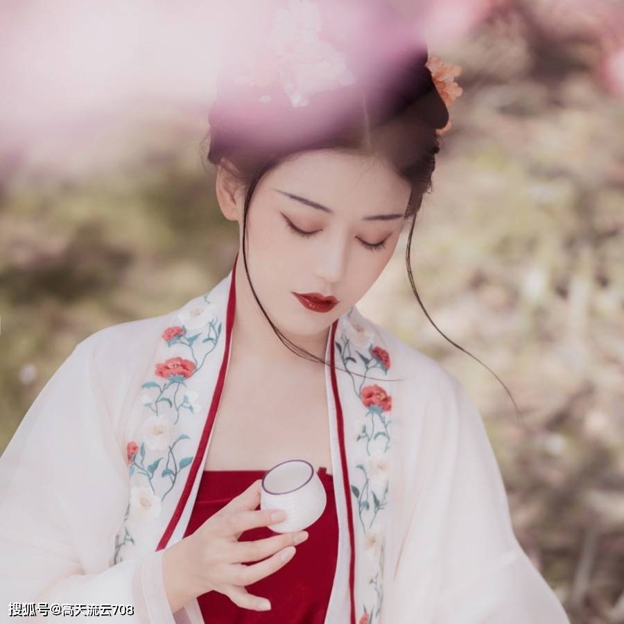 小巷深处的独特风情,闺娇最新风采展示