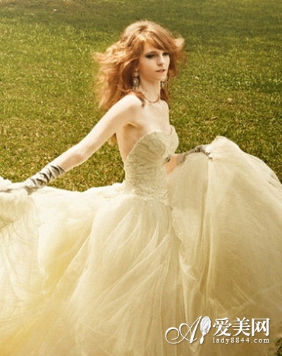 最新婚纱发型流行趋势,展现变化之美与自信之光