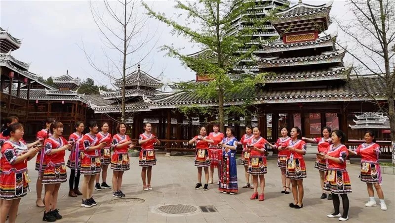 最新侗语歌曲,深情旋律,一曲传情