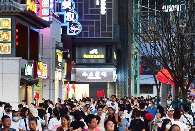街都最新,与自然美景的轻松之旅