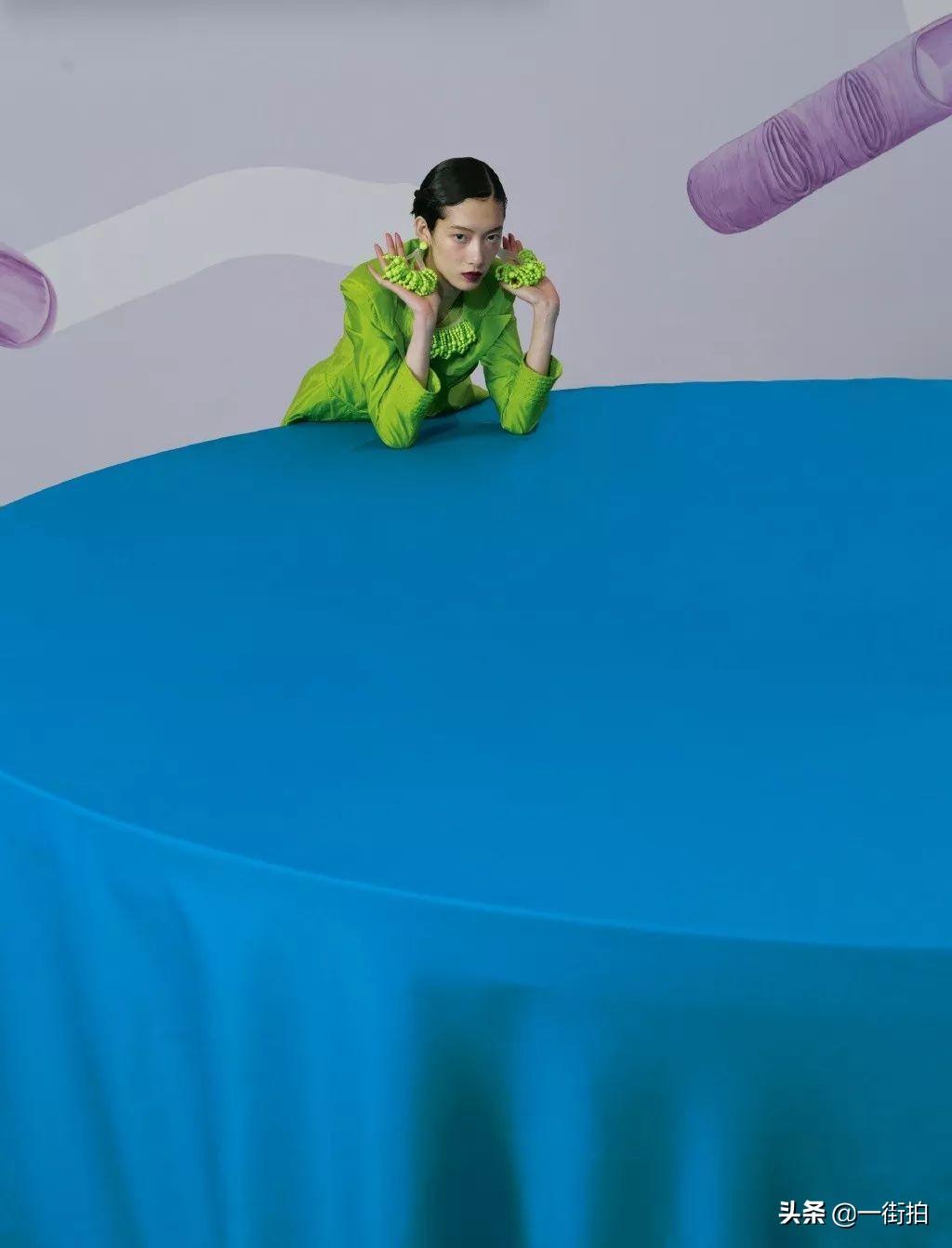 时代变迁中的时尚印记,最新丝袜机亮相!